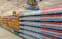 Supermercado do RJ faz promoção para atrair 4 milhões de consumidores